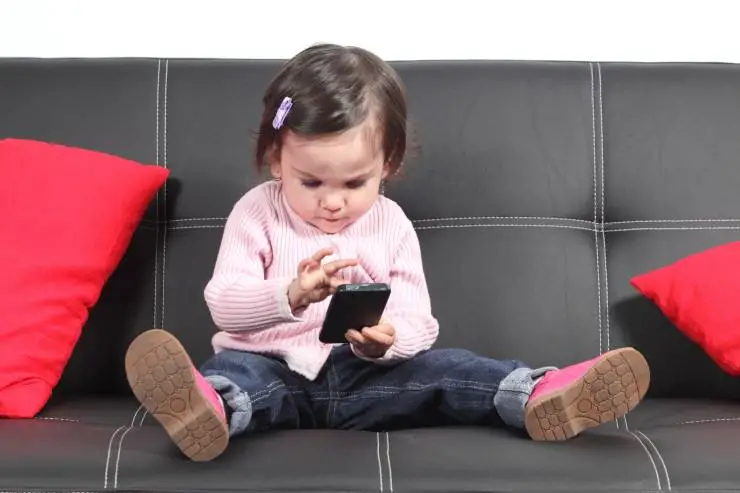 Divieto di vendita e uso dello smartphone per i bambini: in USA è proposta di legge 34