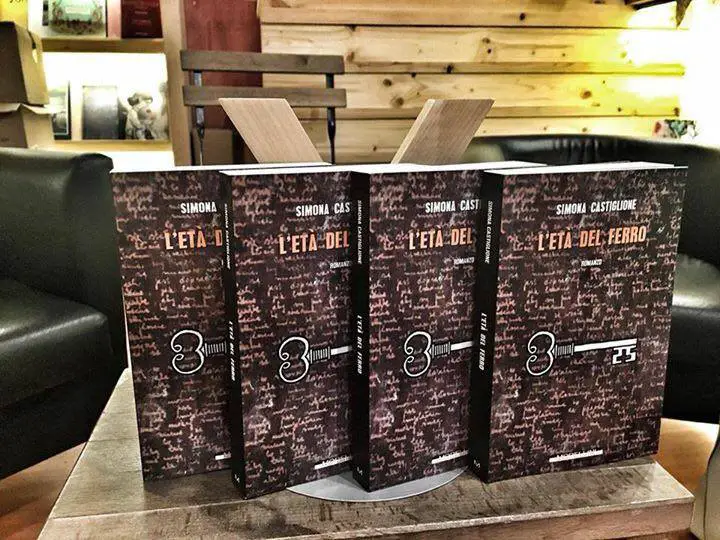 Recensione: "L'età del ferro" di Simona Castiglione, edito Morellini