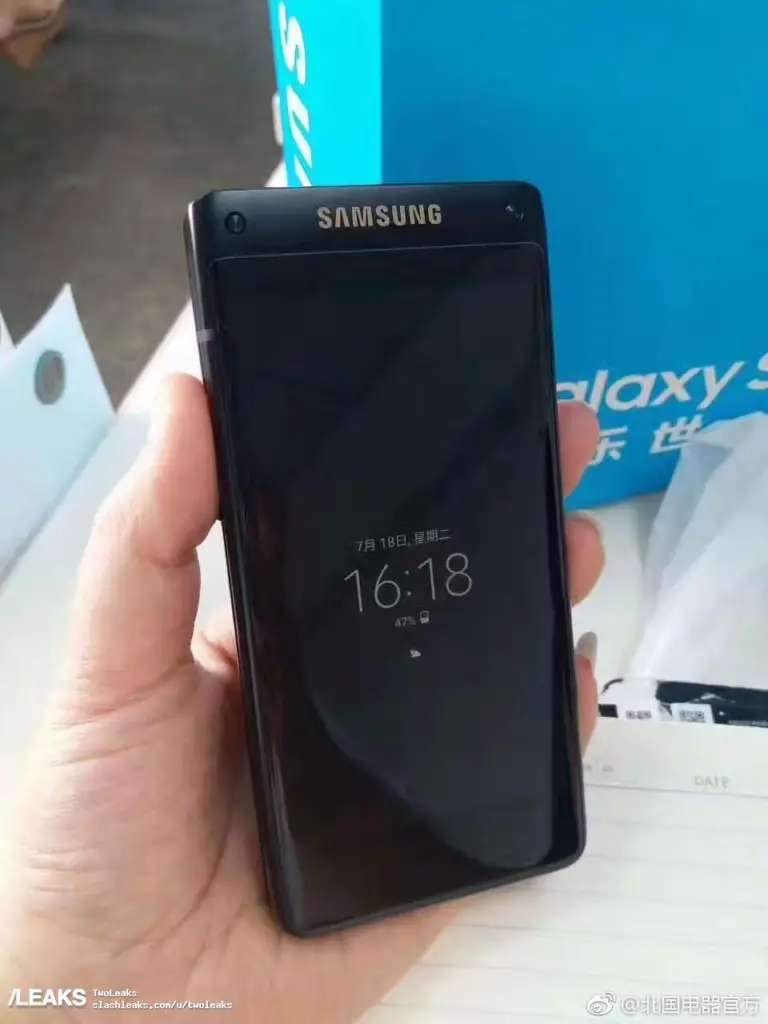 Nuovo flip phone per Samsung? Ecco i rumors e le foto inedite trapelate