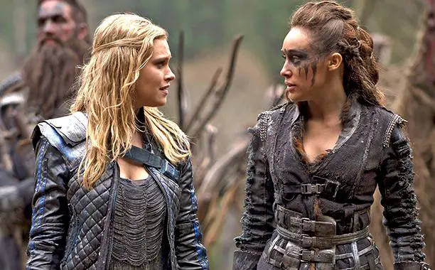 "the 100" annuncia il suo rinnovo: uno spiraglio di luce per le serie tv.