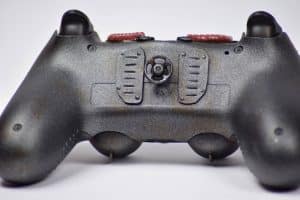 Un controller PS4 pronto per l'apocalisse nucleare 3