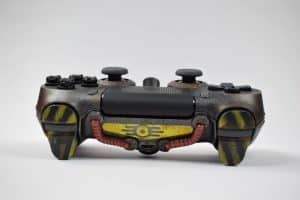 Un controller PS4 pronto per l'apocalisse nucleare