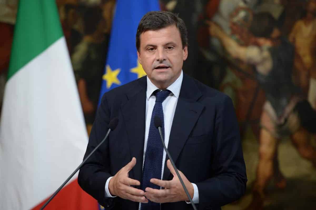 Carlo Calenda contro i videogiochi: facciamo una riflessione
