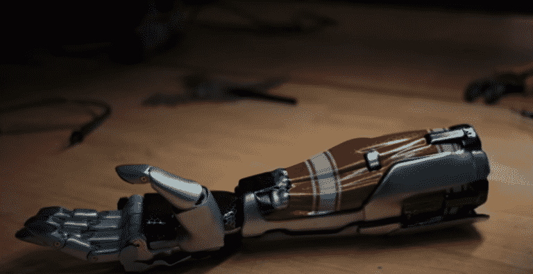 cyberpunk 2077 protesi braccio