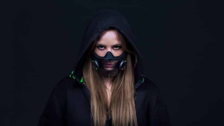 Razer crea una mascherina anti covid-19