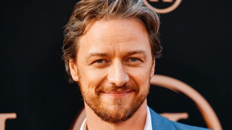 12 minutes: il protagonista, james mcavoy, ha dovuto bruciare una copia di oblivion