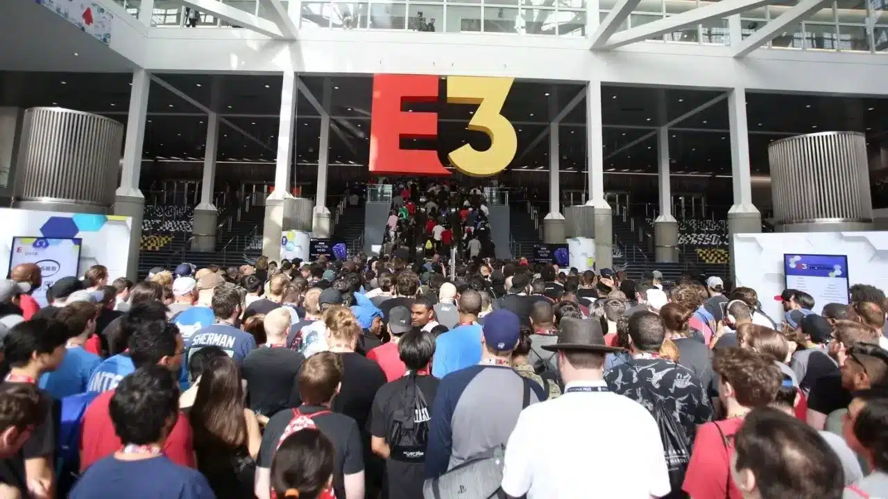 E3