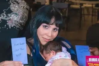 a-woman-won-a-mortal-kombat-tournament-while-holding-her-v0-97vrcl1yx7sf1