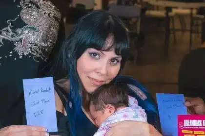 a-woman-won-a-mortal-kombat-tournament-while-holding-her-v0-97vrcl1yx7sf1