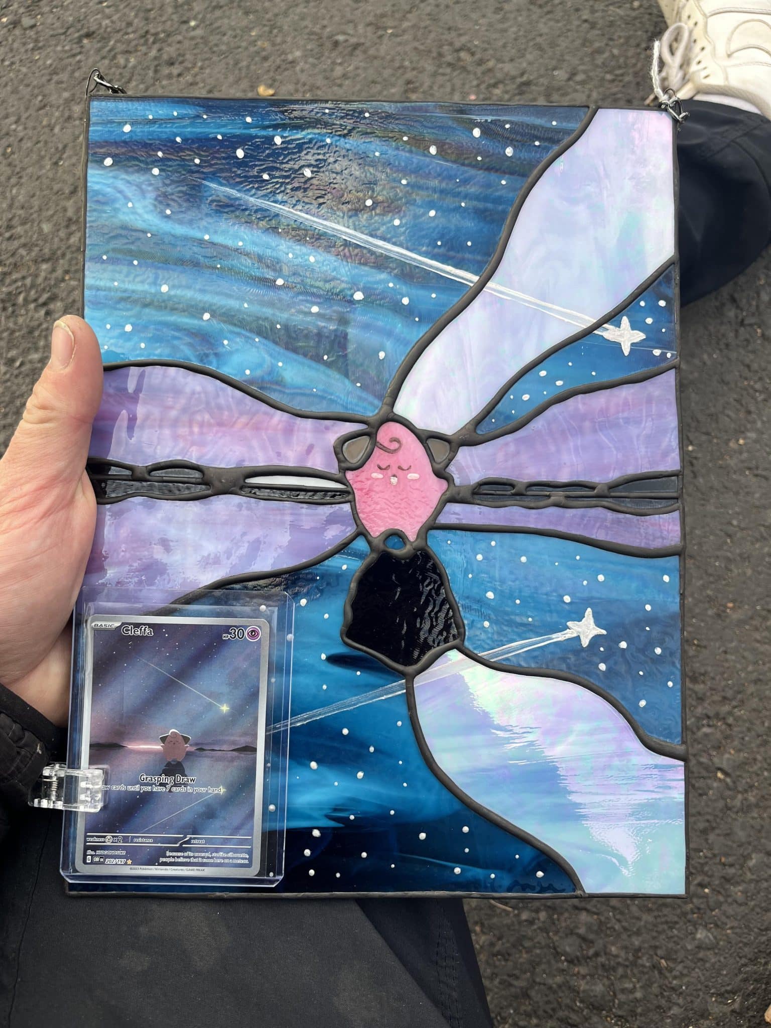 Pokémon: un fan paga 165 $ per un’opera da collezione e scopre che era basata su una carta da 15 euro