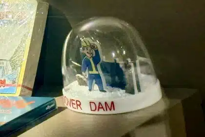 fallout-new-vegas-snow-globe-museo-hoover-dam