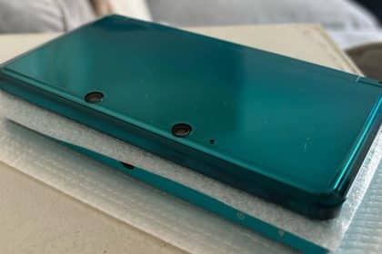 Spedisce un vecchio Nintendo DS e riceve due console nuove